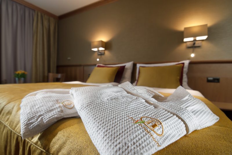 Harmony Hotel Špindlerův Mlýn - Dvoulůžkový pokoj typu Comfort s manželskou postelí