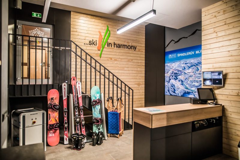 Harmony Hotel Szpindlerowy Młyn - Wypożyczalnia i przechowalnia nart i snowboardów 1